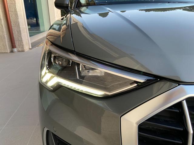 AUDI Q3 35 2.0 TDI S tronic Business Advanced COCKPIT