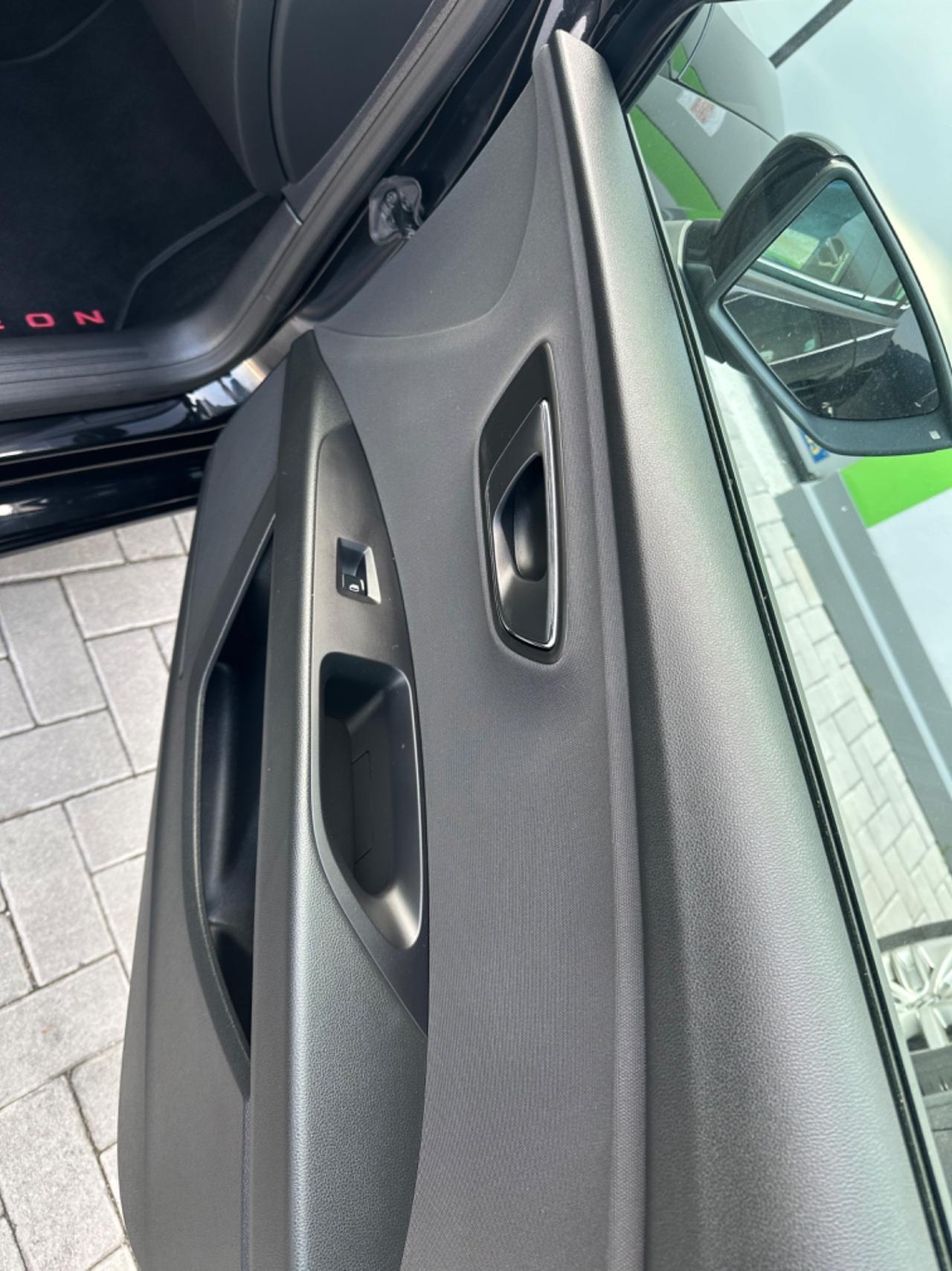 Seat Leon 1.6 TDI 105 CV ADATTA A NEOPATENTATI