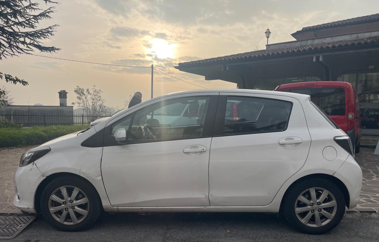 Toyota Yaris 1.5 Hybrid 5 porte Lounge