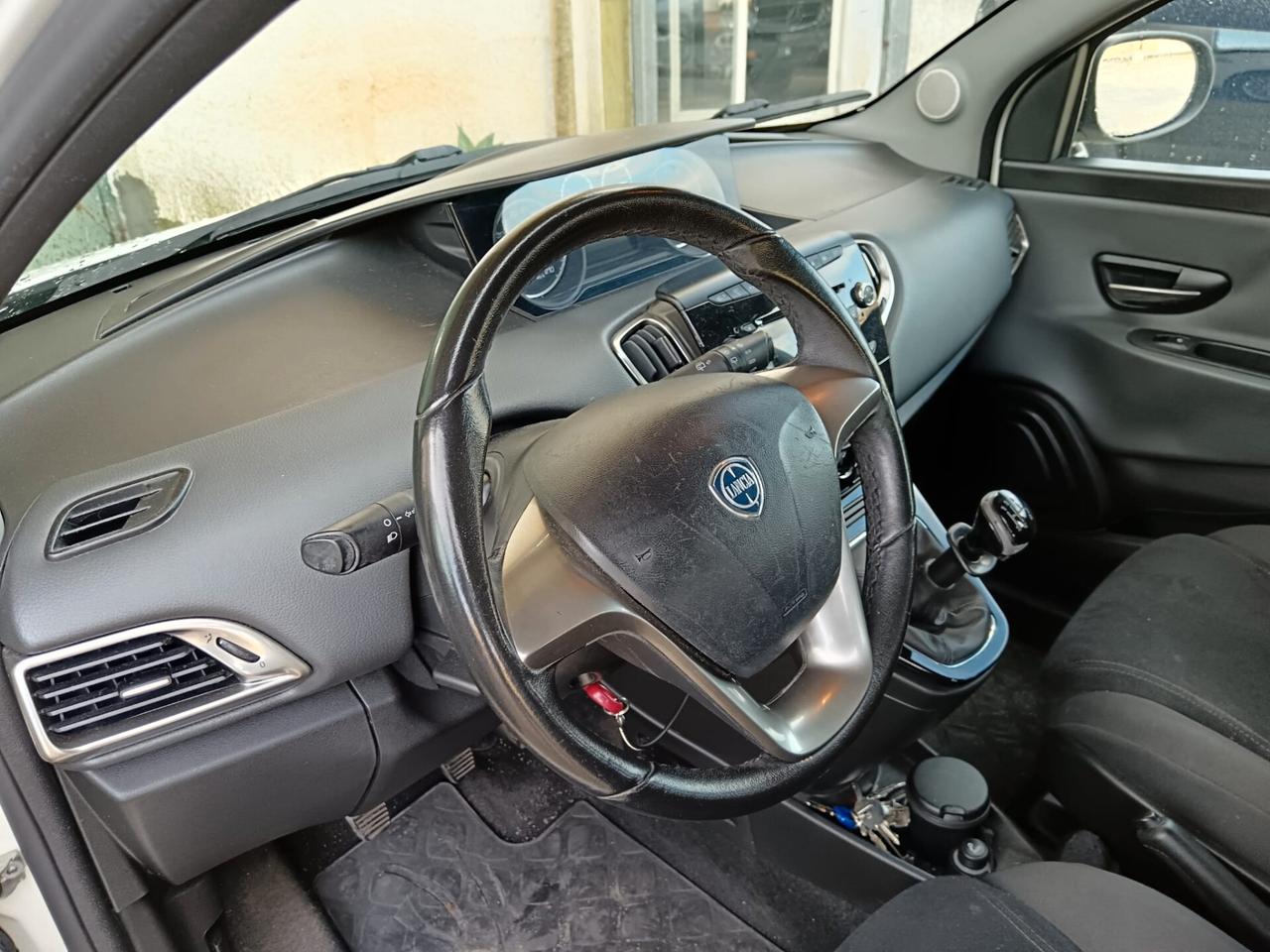 Lancia Ypsilon 1.2 69 CV 5 porte GPL Ecochic Gold