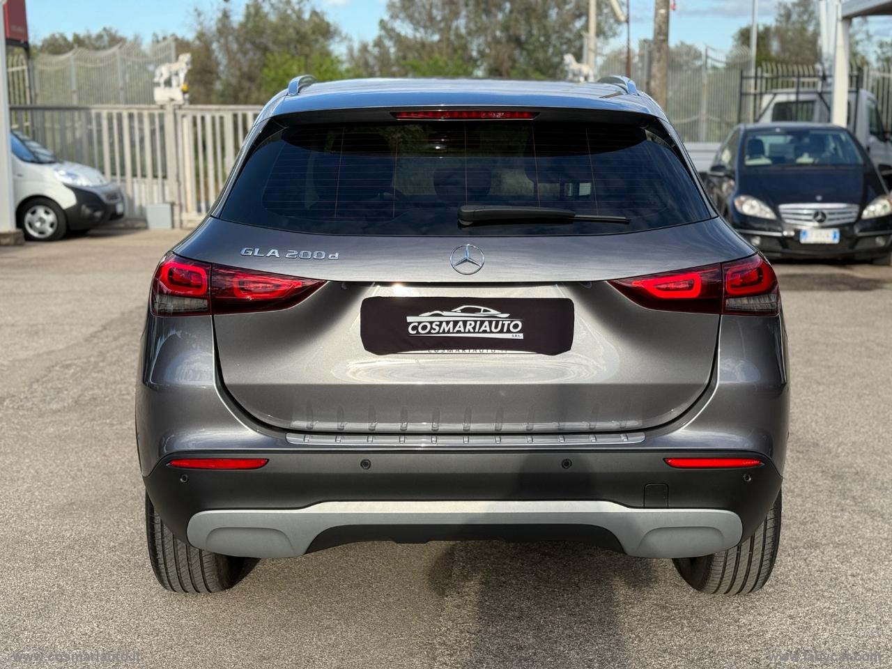 MERCEDES-BENZ GLA 200 d Automatic Business