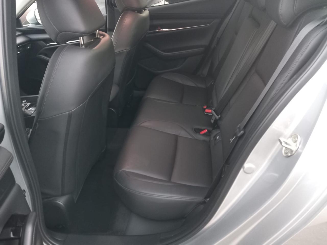 Mazda 3 Mazda3 2.0L e-Skyactiv-X M Hybrid 4p. Exclusive