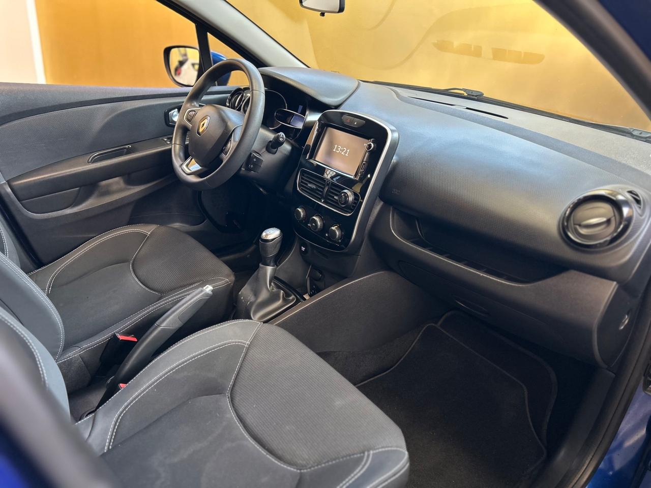Renault Clio 1.2 75 CV 5 porte ZEN * 80.000KM *