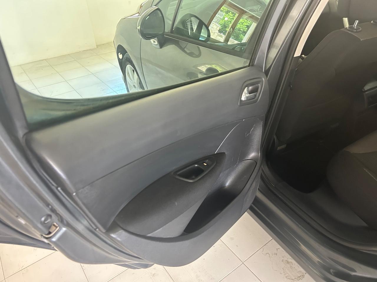 Peugeot 308 2.0 HDi 5p. Féline