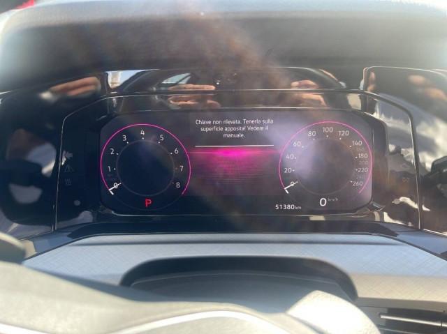 Volkswagen Golf 1.0 etsi 110cv dsg Luci amb PDC Vetri Scuri