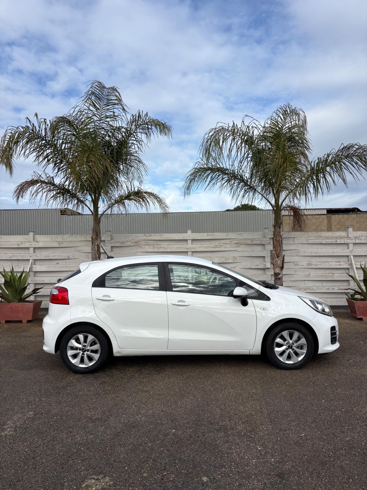 Kia Rio 1.1 diesel 5p. Navigazione