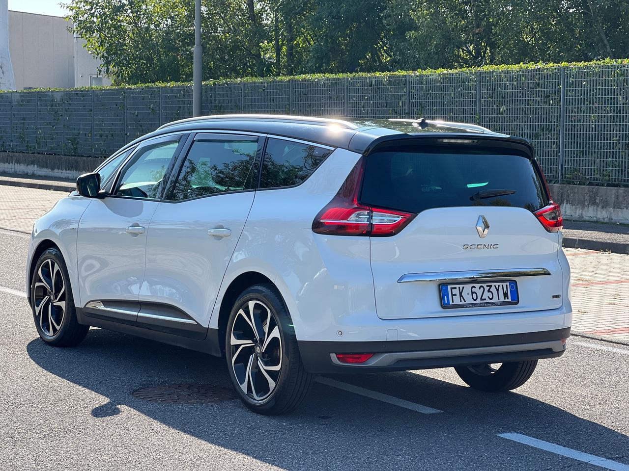 Renault Grand Scenic dCi 8V 110 CV EDC Energy Bose