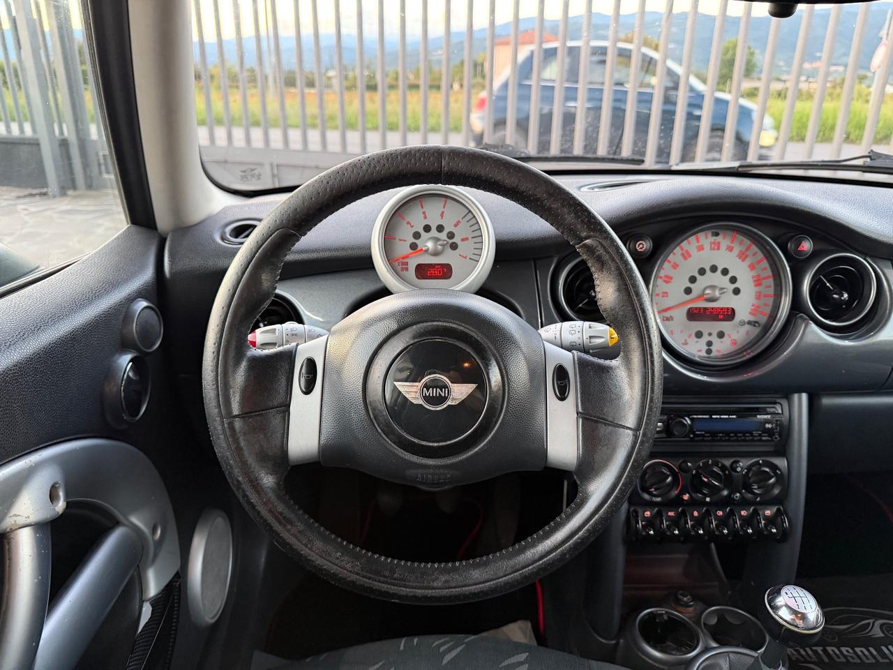 Mini 1.4 tdi One D 75cv de luxe okneopatentati