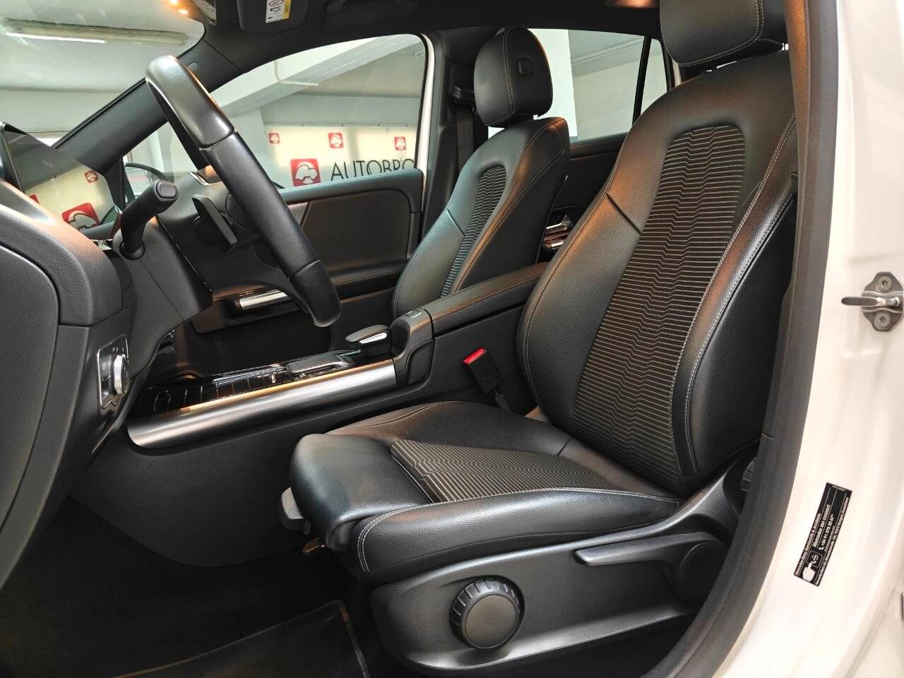 MERCEDES GLA (H247) GLA 200 d Automati...