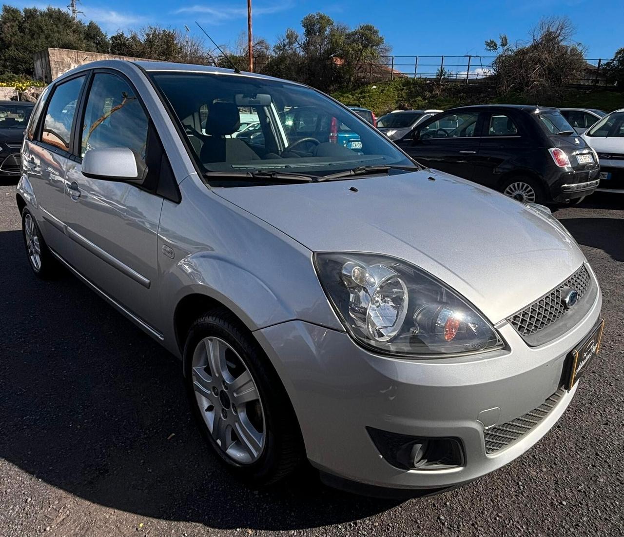 Ford Fiesta 1.4 TDCi 5p. Ghia