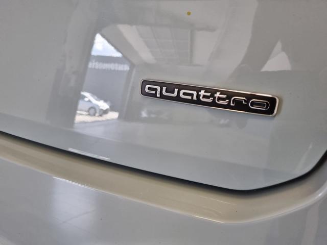 AUDI Q2 40 TFSI quattro S tronic SLINE Identity Black
