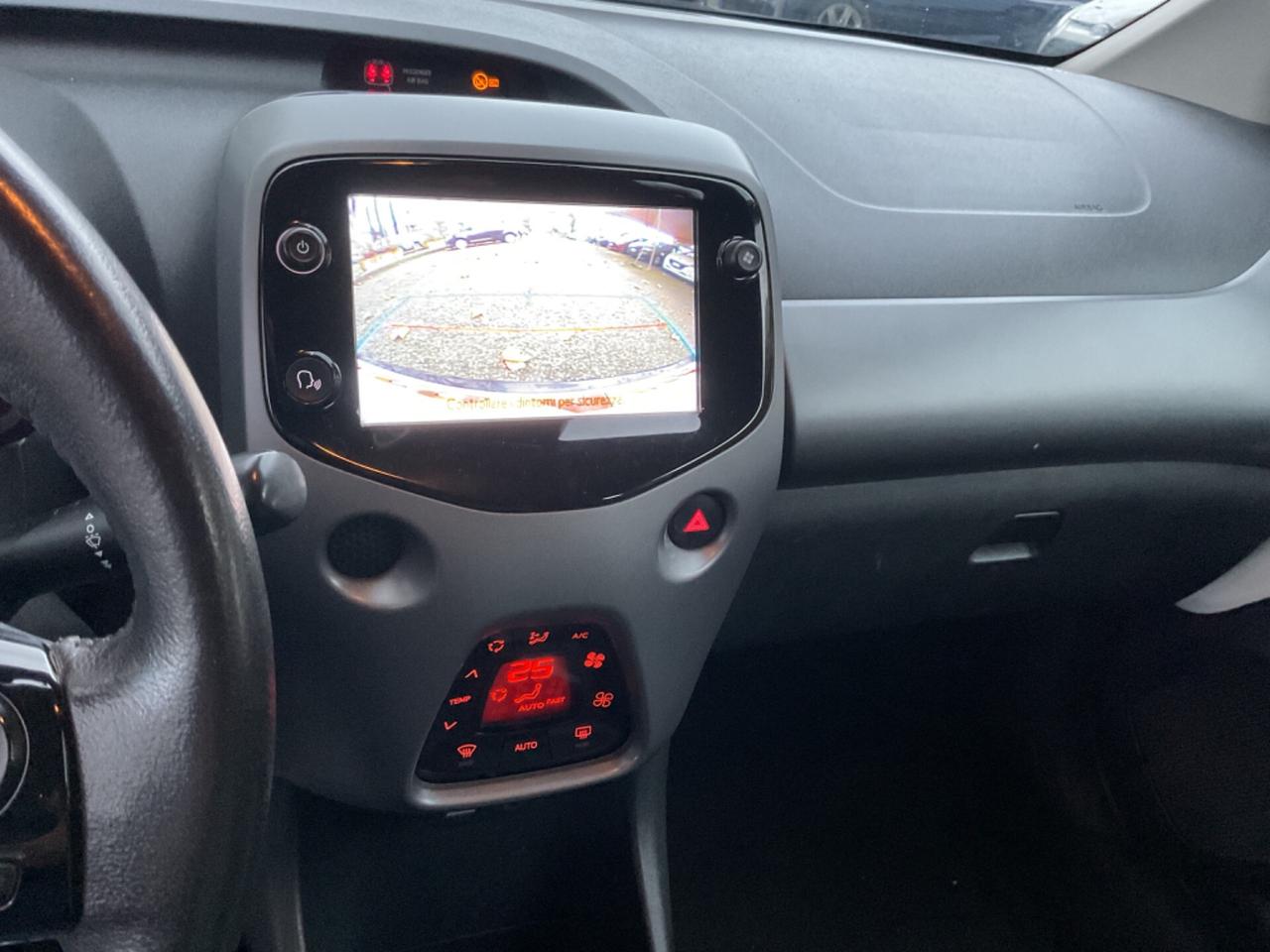 Toyota Aygo 1.0 VVT-i 72 CV 5 porte x-cite OK NEOPATENTATI