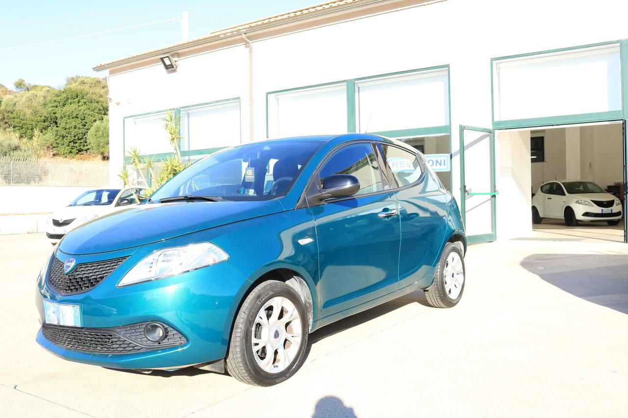 Lancia Ypsilon 1.2 69 CV 5 porte Gold