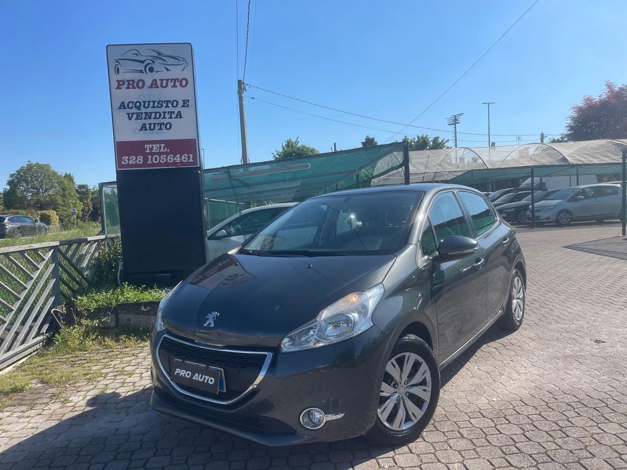 Peugeot 208 1.4 HDi 68 CV 5 porte Allure