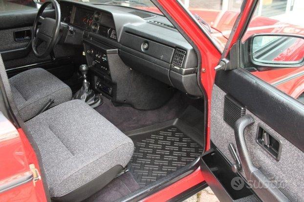 VOLVO 240 2.0 cat Station Wagon Polar