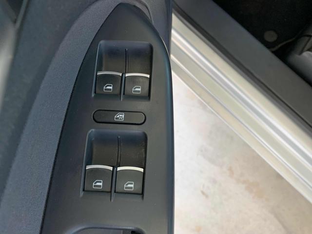 VOLKSWAGEN Touran Business 1.6 TDI DSG 7 POSTI OK NEOPATENTATI C.AUT