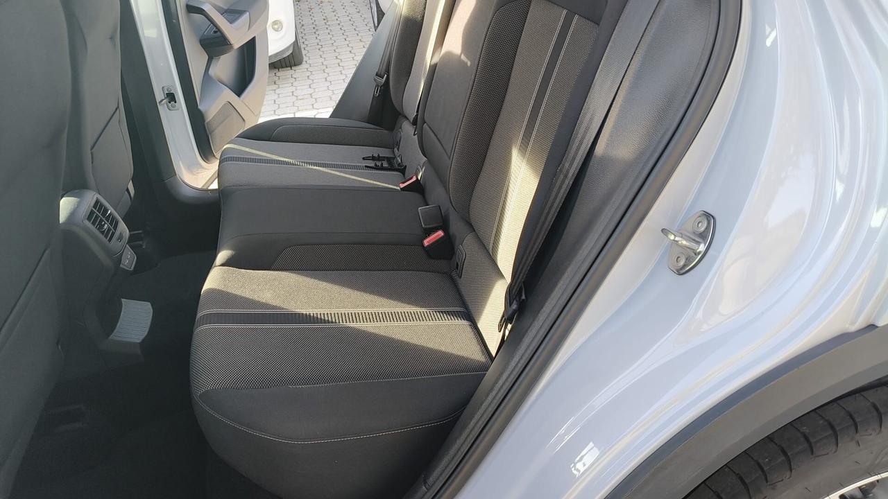 VOLKSWAGEN T-ROC 1.5 TSI 150CV MANUALE GANCIO TRAINO
