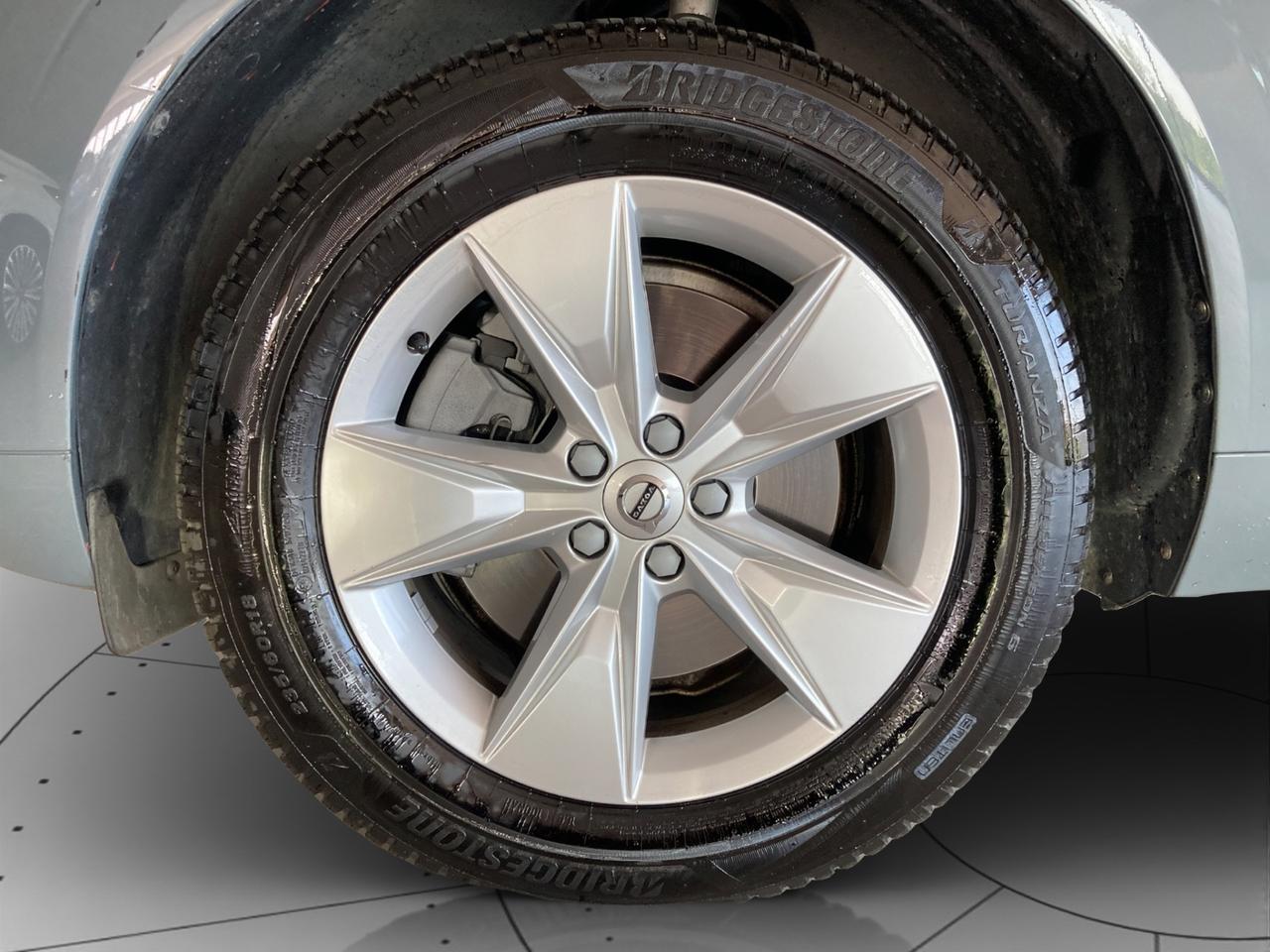 VOLVO XC60 2.0 b4 Momentum awd auto