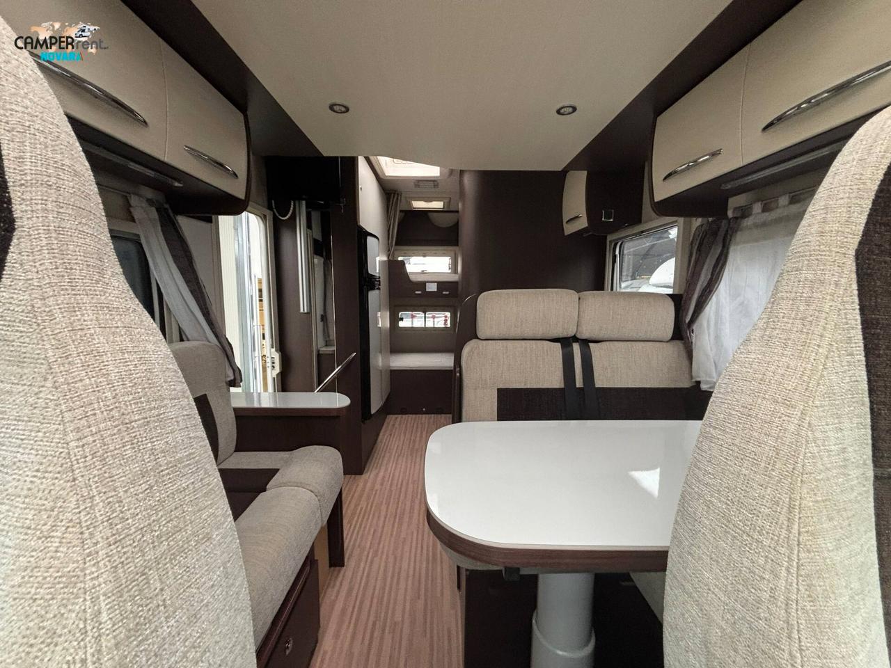 BLUCAMP OCEAN 511 - Semintegrale con letto basculante e letti a castello in coda