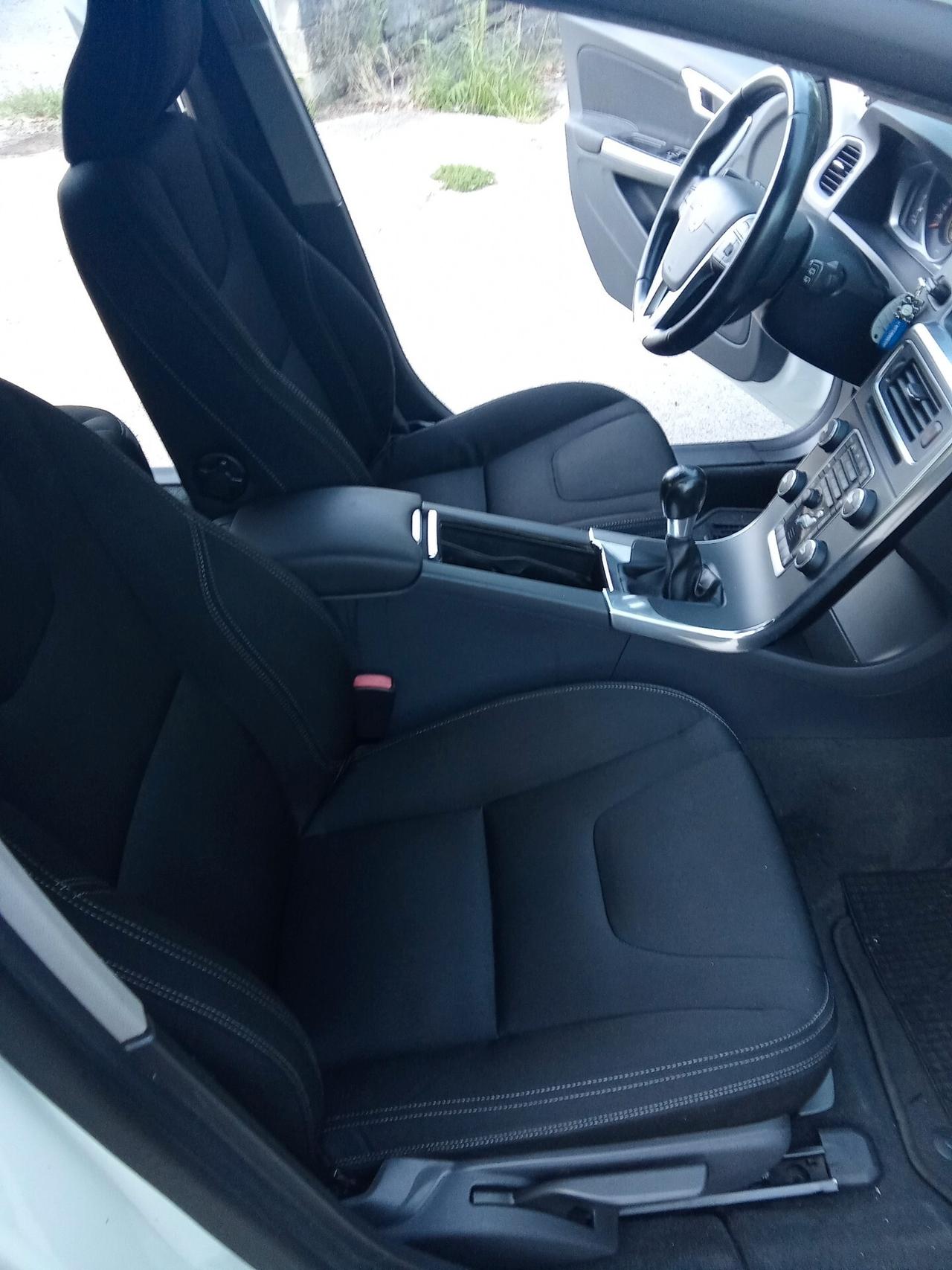 Volvo V60 D3 Summum 11/013