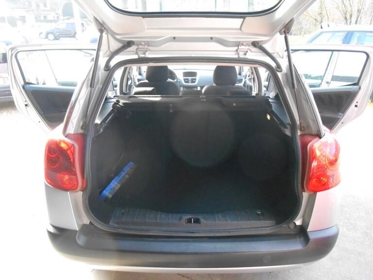Peugeot 207 1.6 8V HDi STATION WAGON NEOPATENTATI