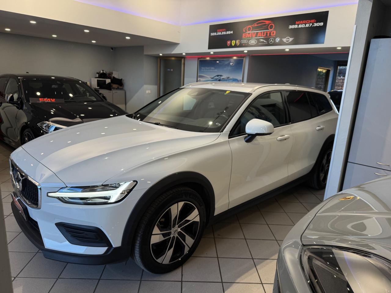 Volvo V60 Cross Country V60 Cross Country B4 (d) AWD automatico Ultimate