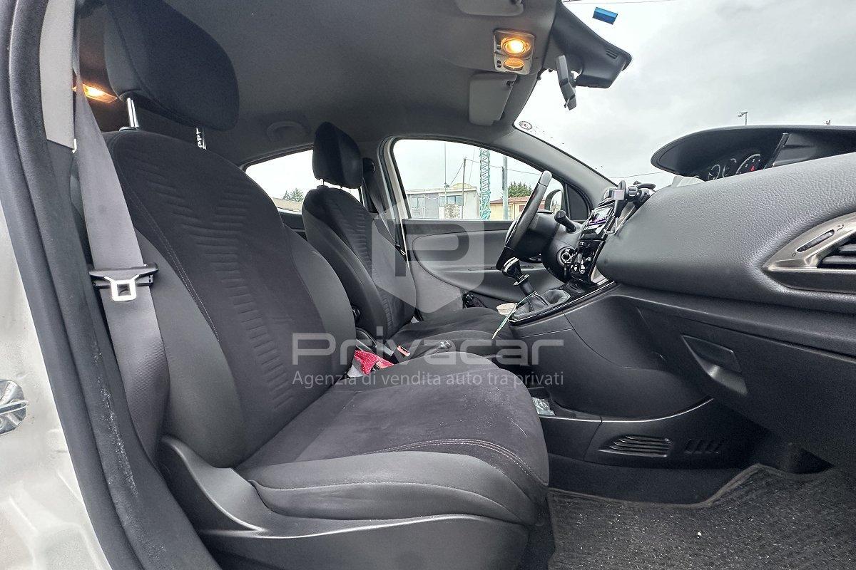 LANCIA Ypsilon 0.9 TwinAir 85 CV 5 porte Metano Ecochic Silver