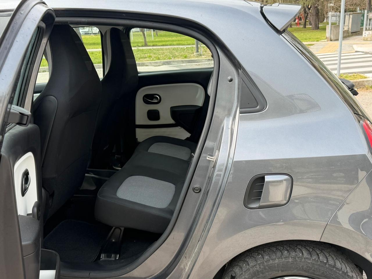 Renault Twingo SCe 65 CV Equilibre La Parisienne