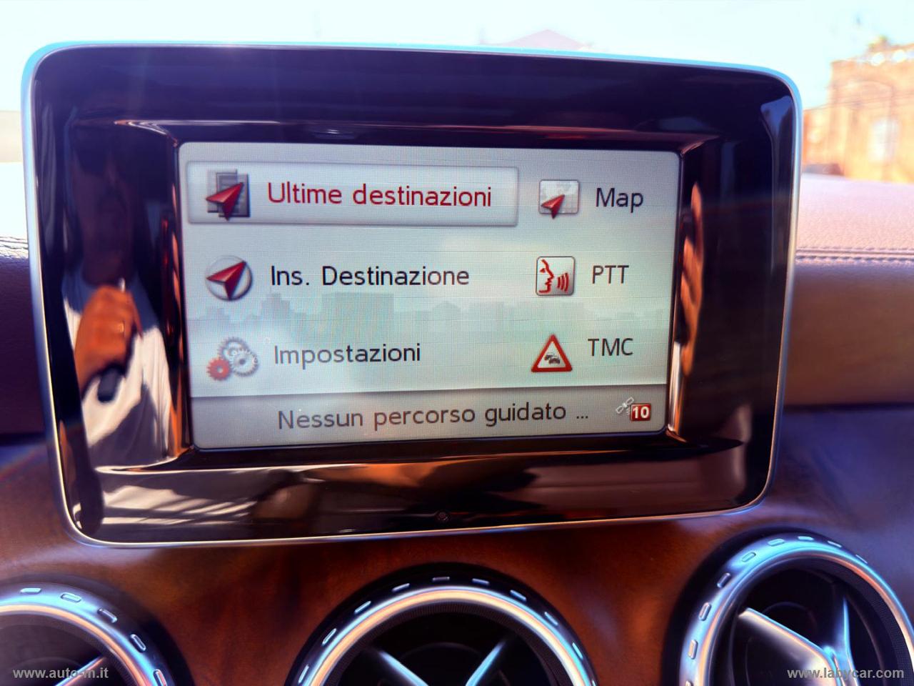 MERCEDES-BENZ GLA 200 d Automatic Premium
