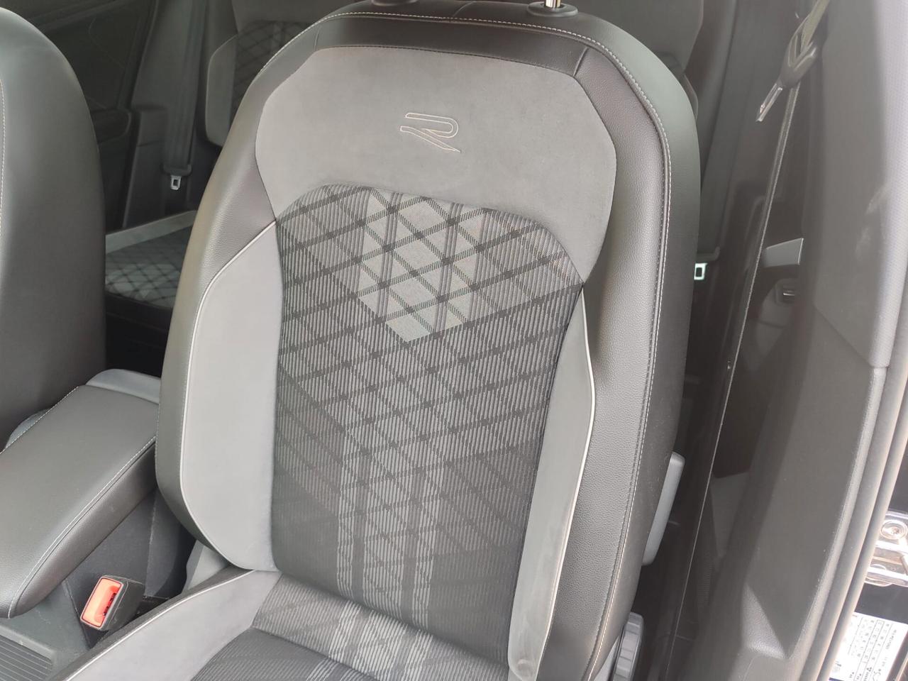 Volkswagen Tiguan 2.0 TDI 150 CV DSG R-Line TETTO APRIBILE