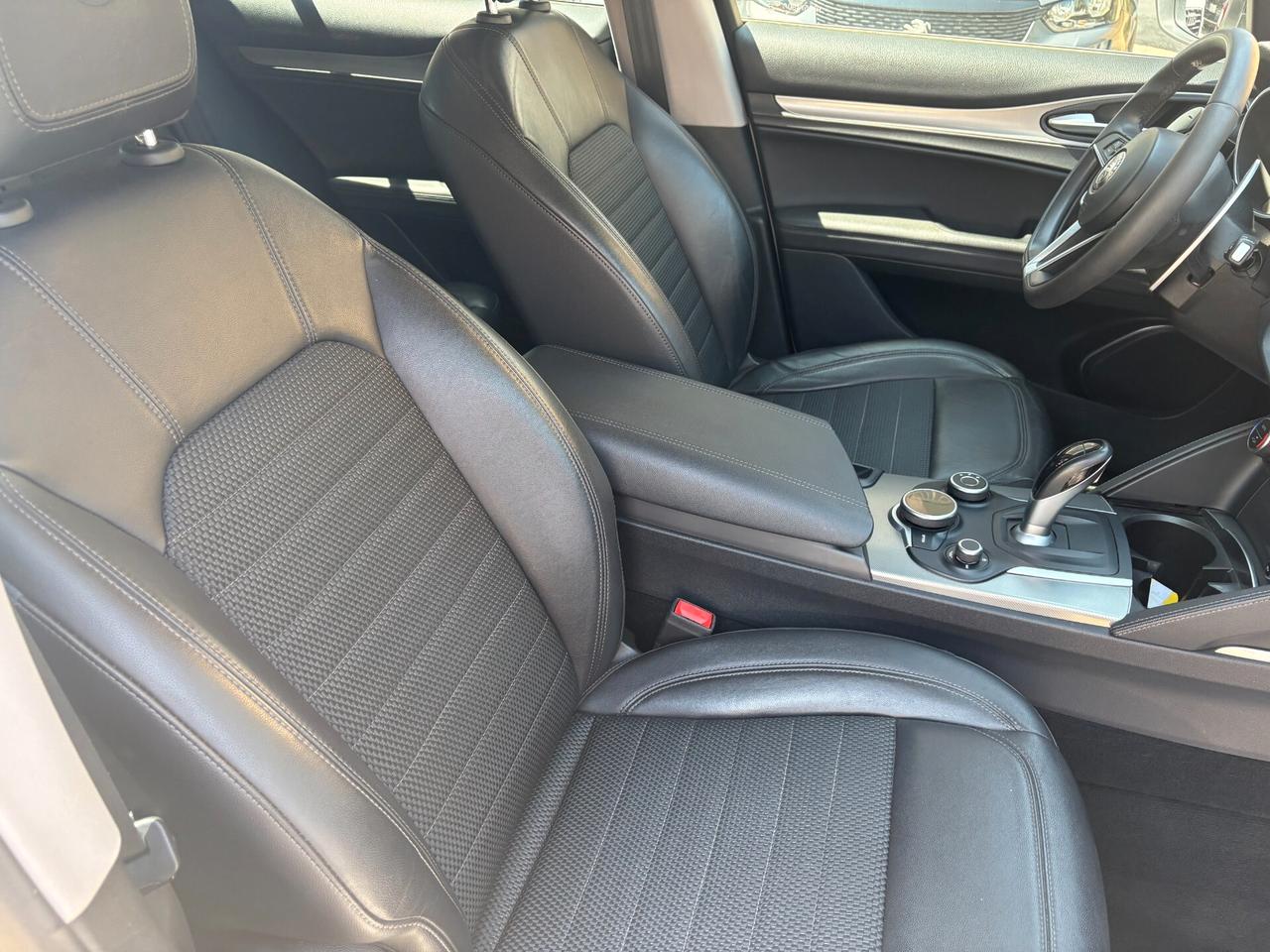 Alfa Romeo Stelvio 2.2 Turbodiesel 180 CV AT8 RWD Business