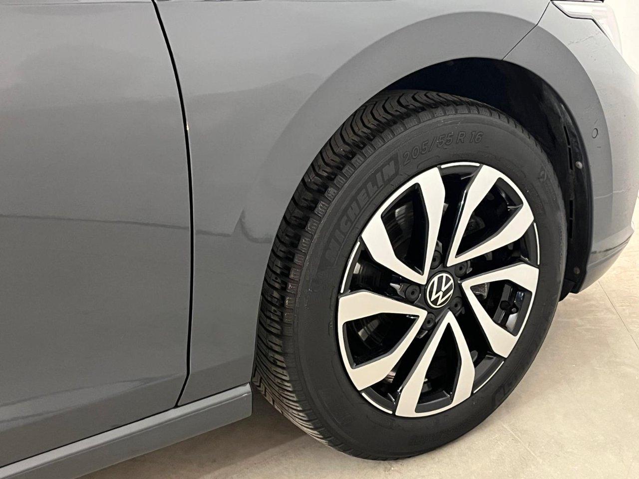 Volkswagen Golf 8 ACTIVE 1.5 TSI 150 CV 6 MARCE