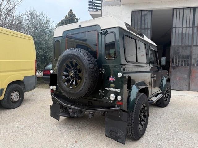 Land Rover Defender 90 2.4 TD4 Station Wagon E