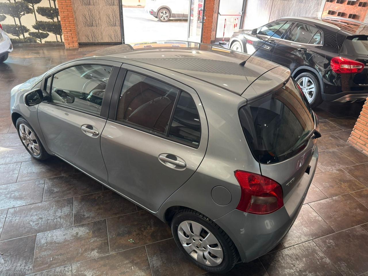 Toyota Yaris 1.0 5 porte Sol
