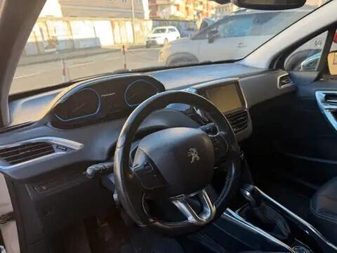 Peugeot 2008 1.6 VTi 120CV Allure