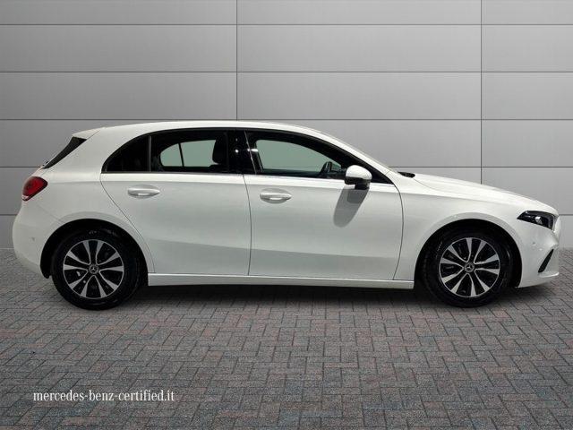 MERCEDES-BENZ A 180 d Automatic Business