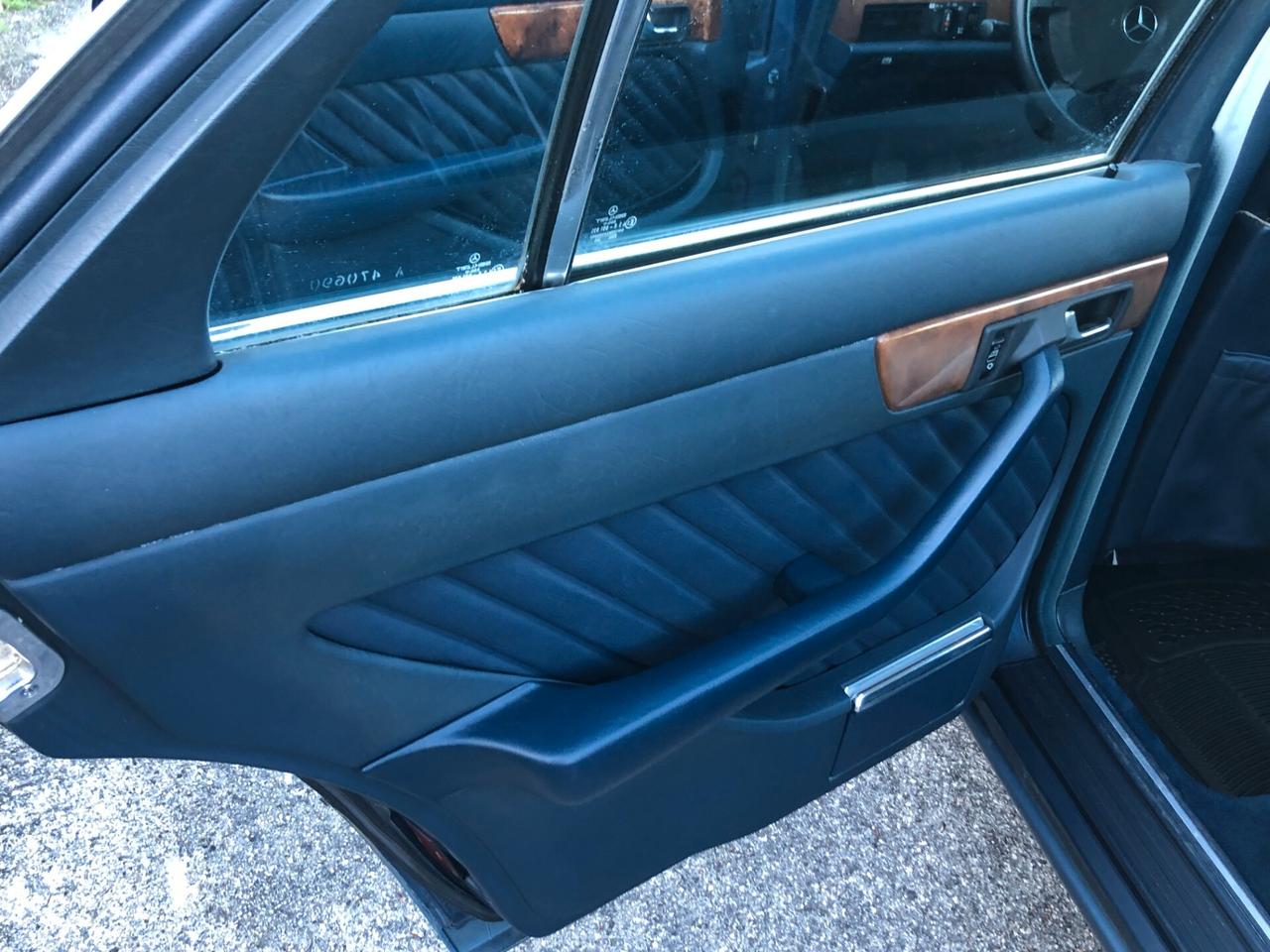 Mercedes-benz 300 SE W126