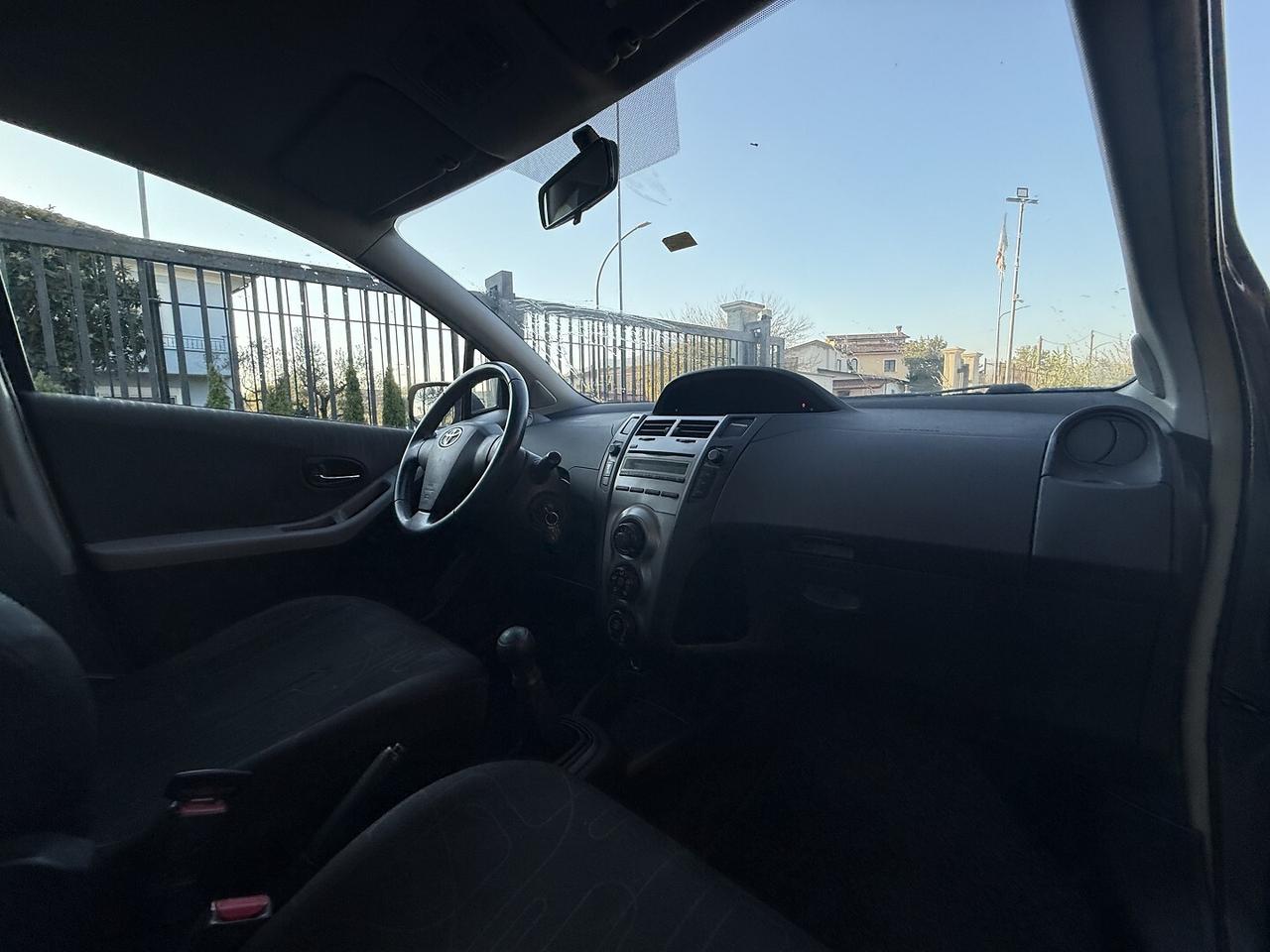 TOYOTA YARIS 2" SERIE