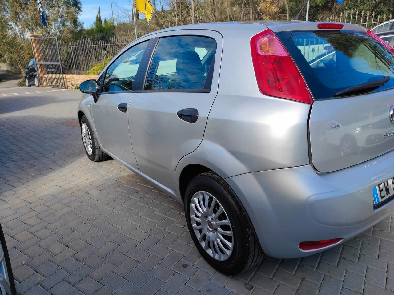 Fiat Punto 1.3 MJT II 75 CV Street