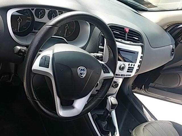 Lancia Delta 1.6 MJT 105CV Silver