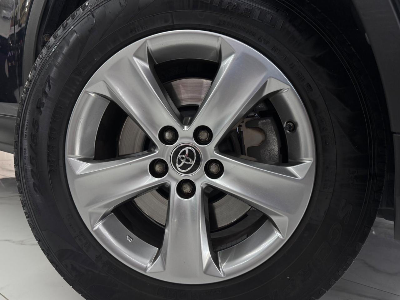 Toyota RAV4 2.0 D-4D 2WD Full Optional