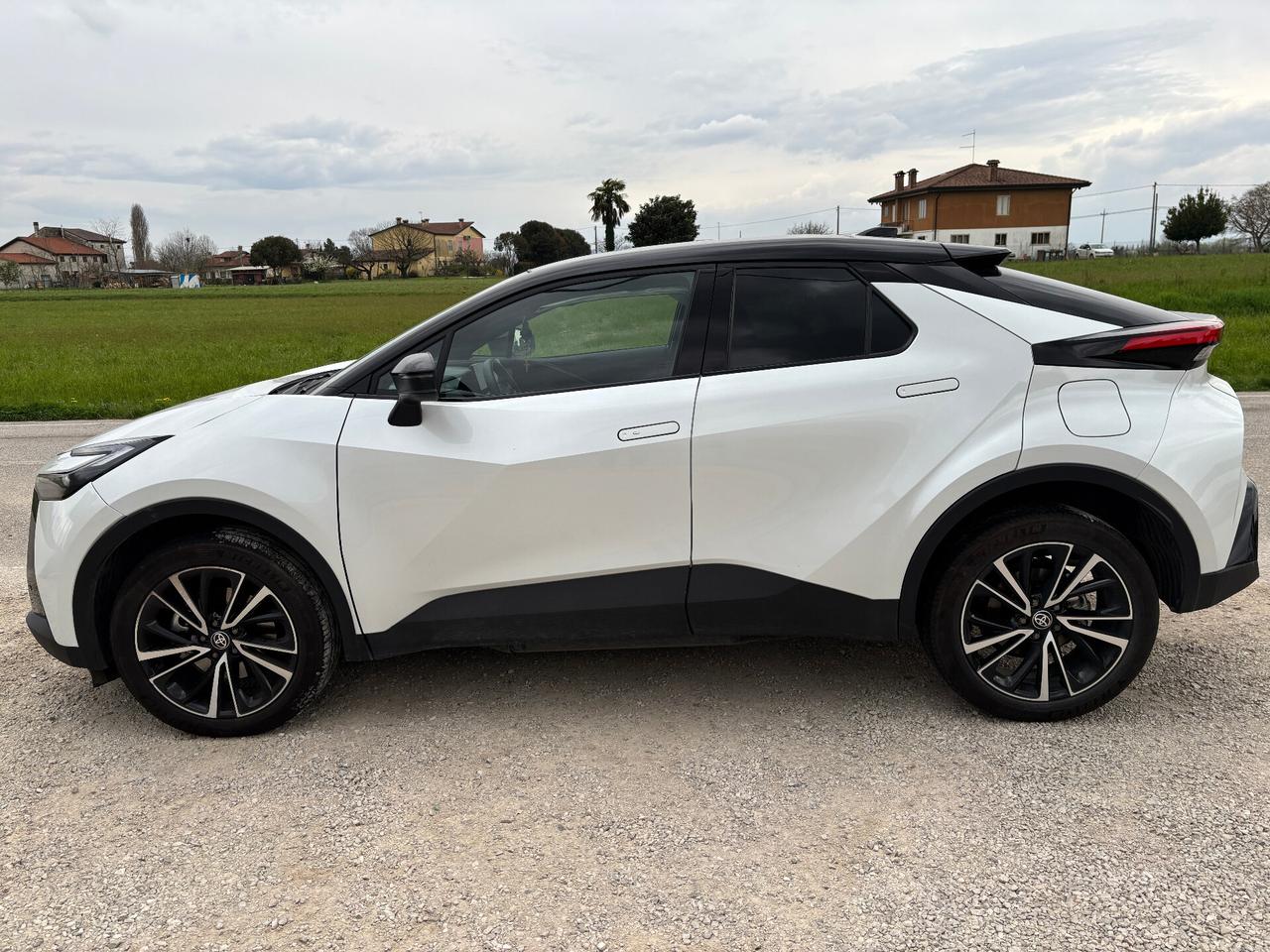 Toyota C-HR 2.0 PHEV Lounge