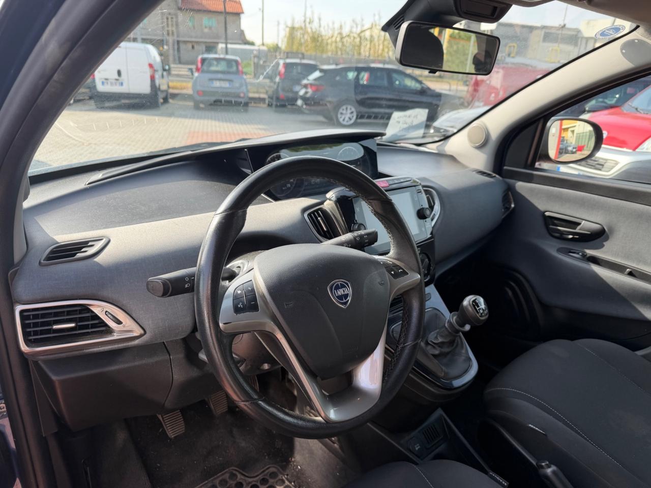 Lancia Ypsilon 1.0 FireFly 5 porte S&S Hybrid Ecochic Gold