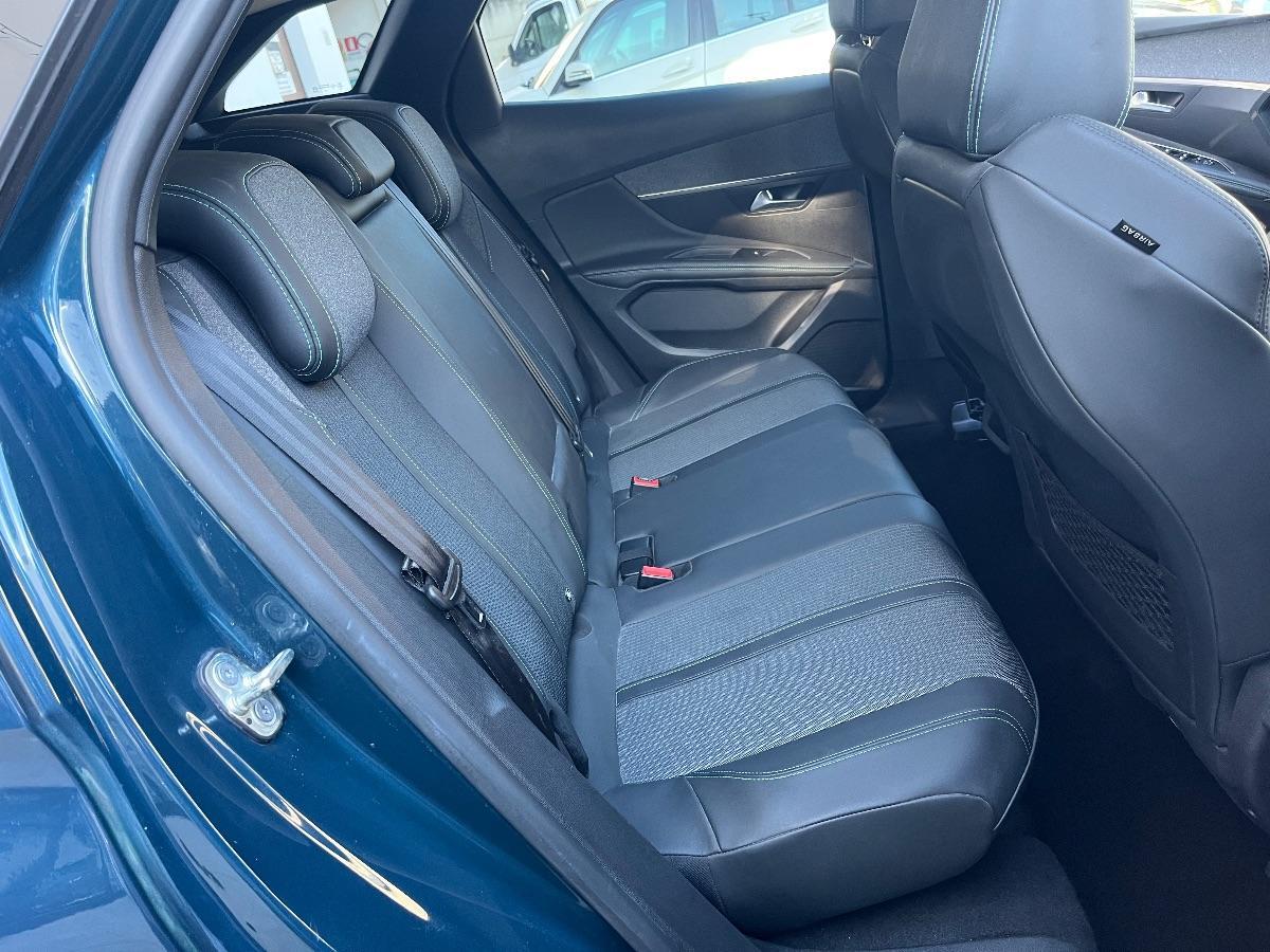 PEUGEOT 3008 BlueHDi 130 EAT8 ALLURE 64.000 KM