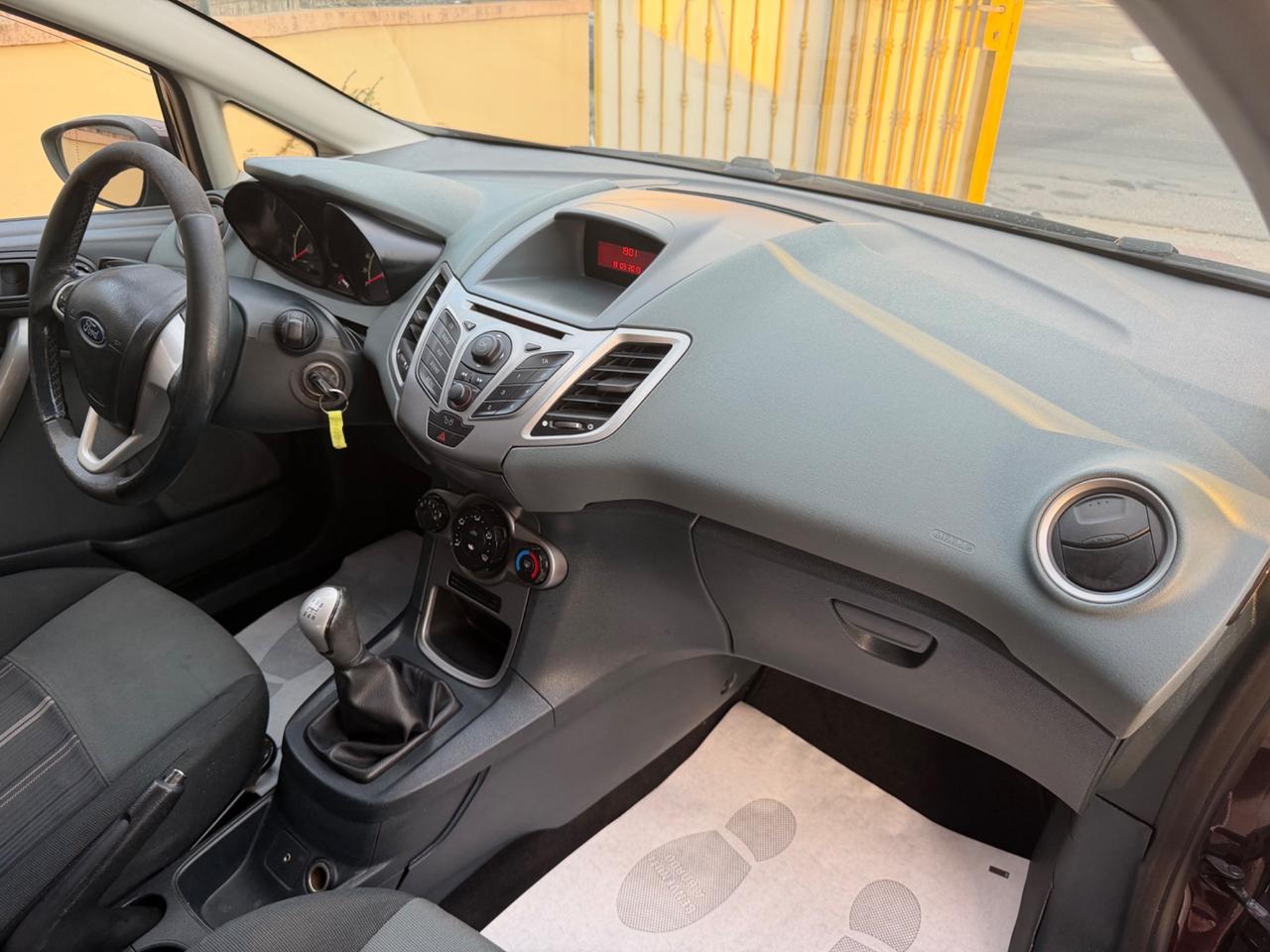 Ford Fiesta 1.4 TDCi 5p. Titanium