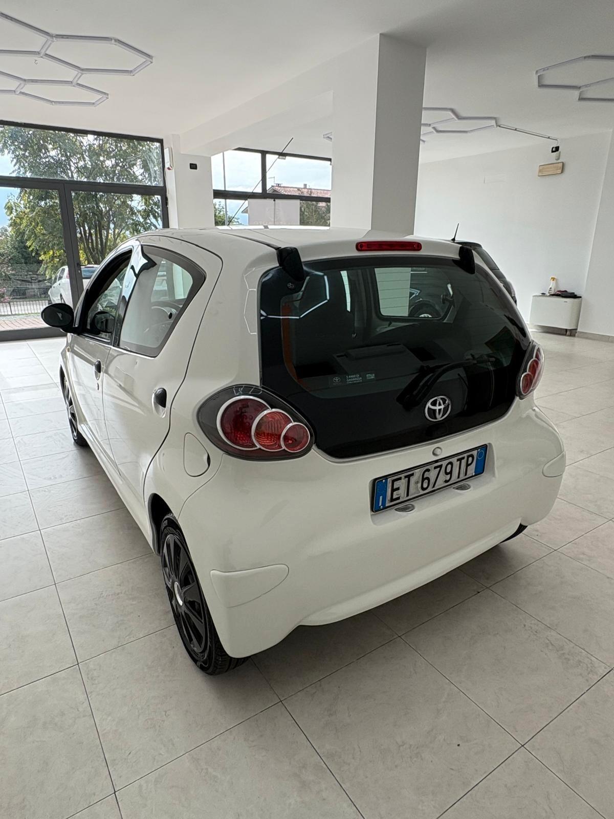 Toyota Aygo 1.0 12V VVT-i 5 porte Cool Soda Connect