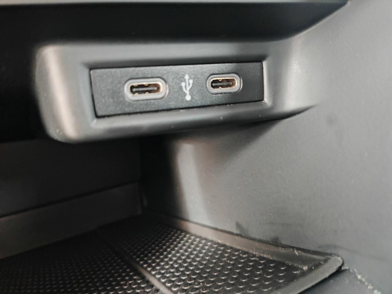 Volkswagen T-Roc 20TDI 115cv navig led 2022