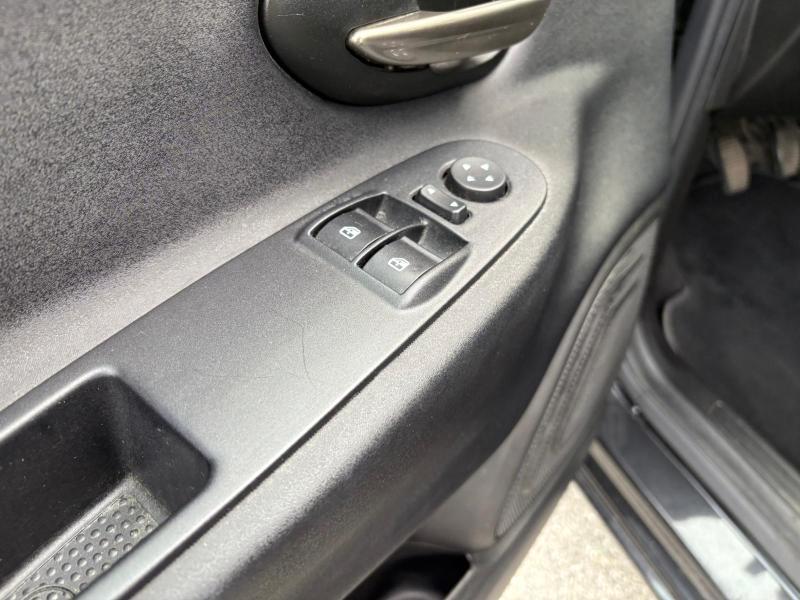 LANCIA YPSILON 1.2 BENZ 69 CV ADATTA A NEOPATENTATI