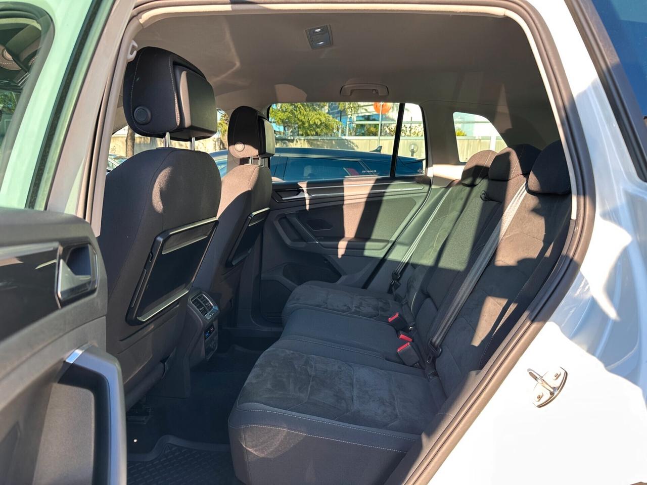 Volkswagen Tiguan 2.0 TDI SCR 4MOTION - VIRTUAL / NAVI / ALCANTARA / R18