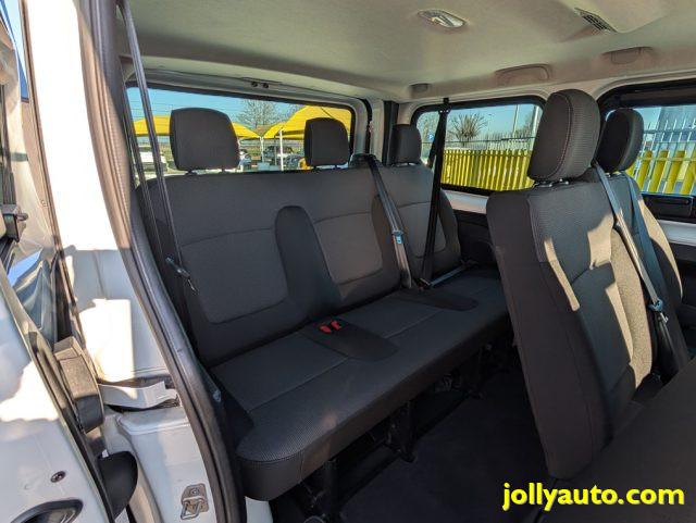 RENAULT Trafic T29 2.0 dCi 120CV 9 POSTI